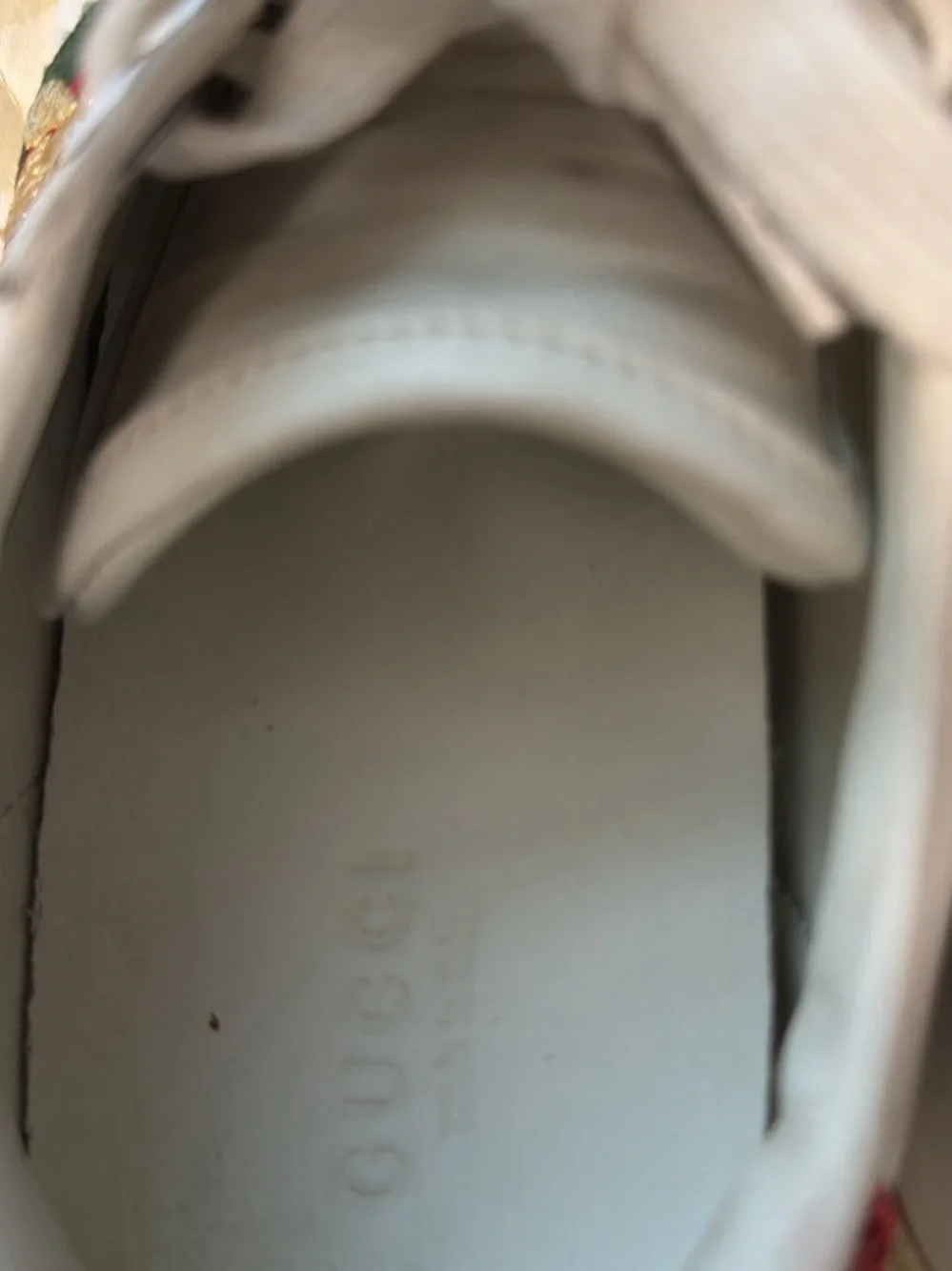 GucciWhite Leather Women's Low-Top Sneakers with Green & Red Stripe